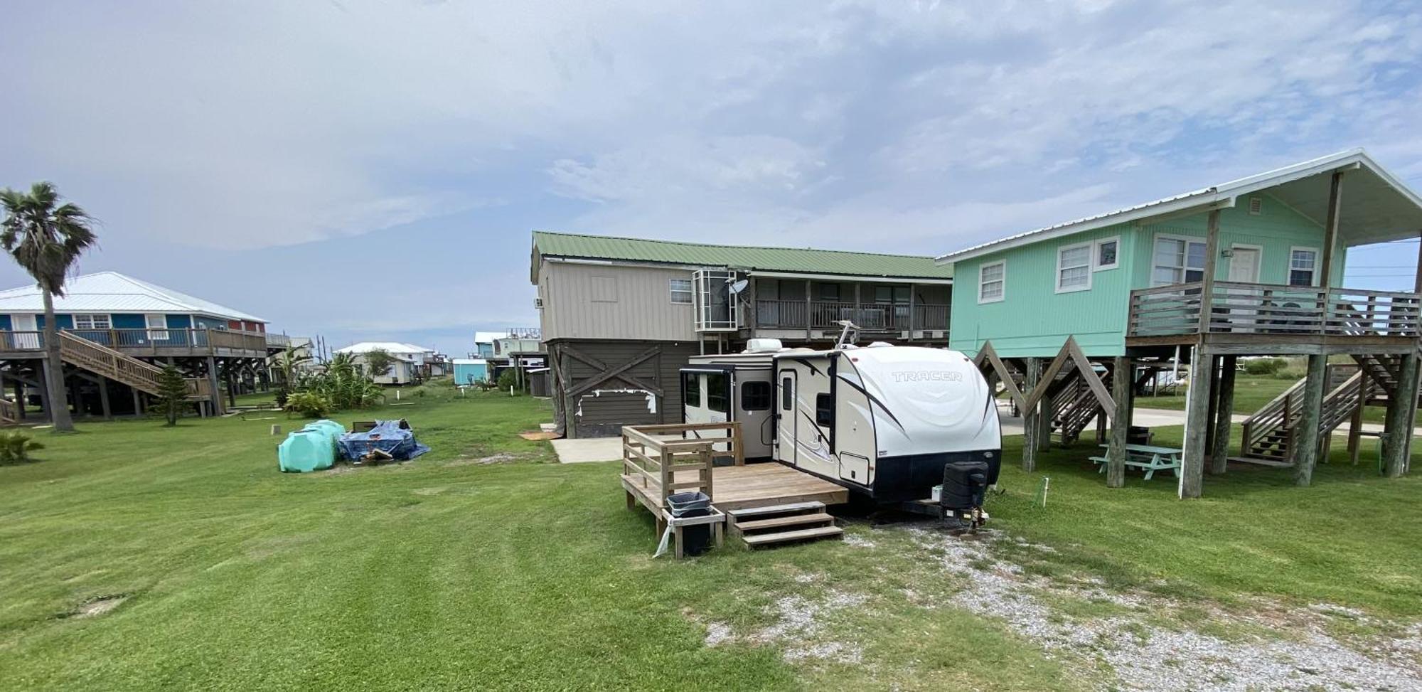 Blue Dolphin Inn And Cottages Гранд Айл Екстериор снимка