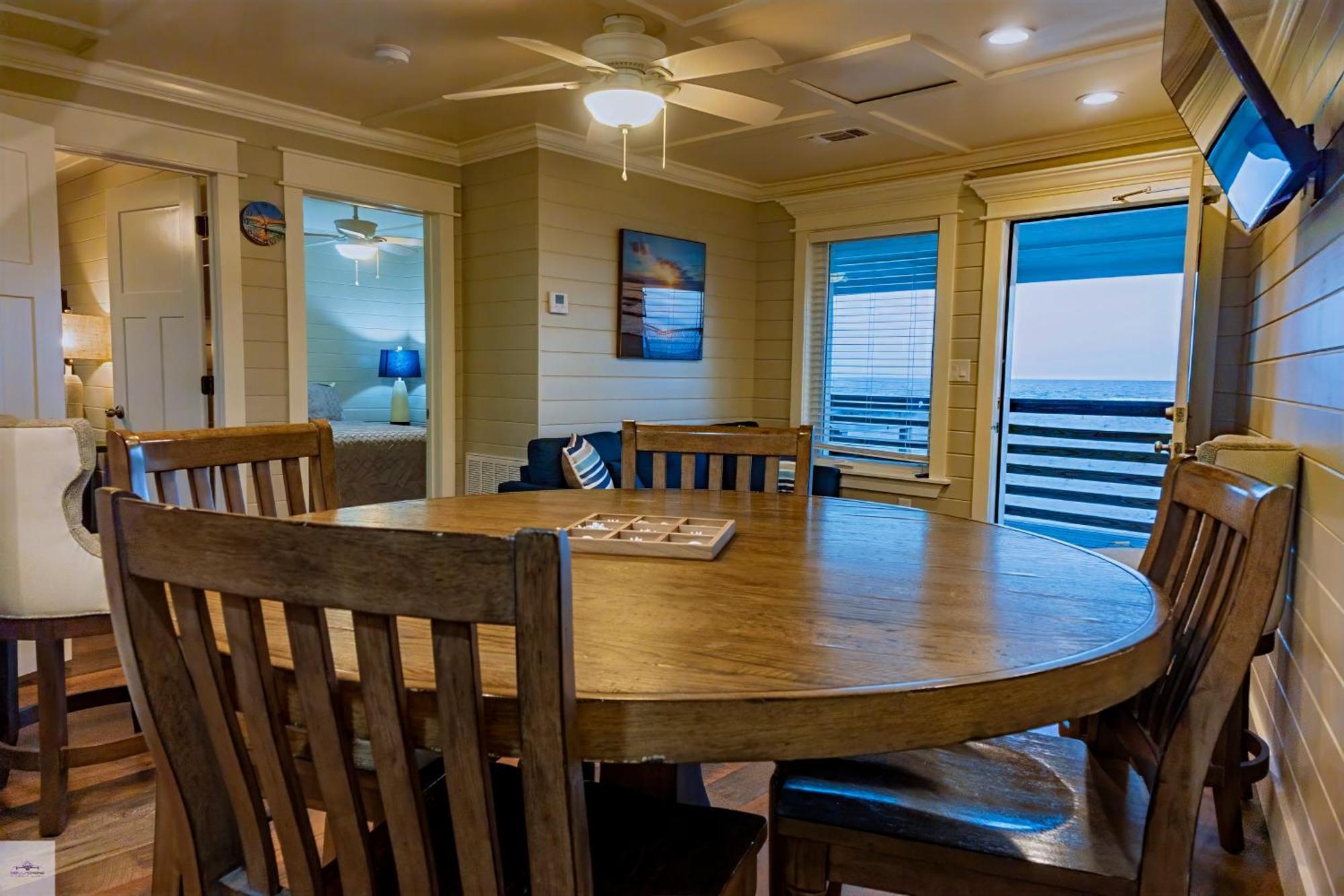 Blue Dolphin Inn And Cottages Гранд Айл Екстериор снимка